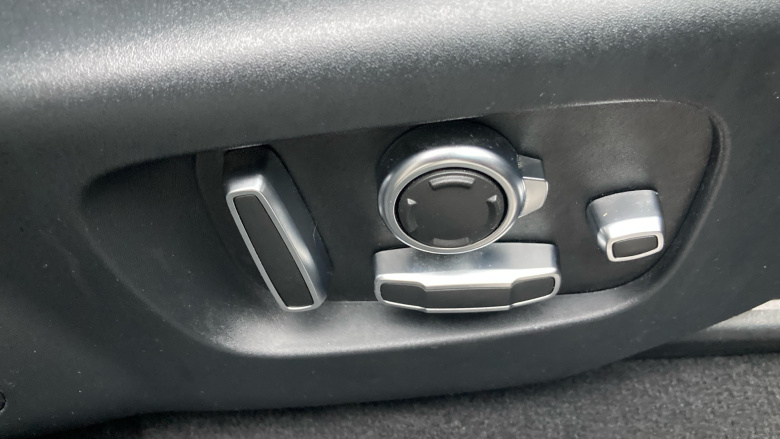 Land Rover Range Rover Velar 2.0 D240 R-Dynamic HSE 5dr Auto Diesel Estate